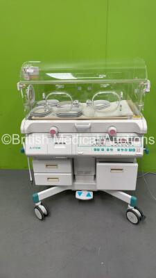 Atom V-2100G Incubator with Mattress (Powers Up - Seals not Fitted to Doors - See Pictures) *S/N 14X9170*