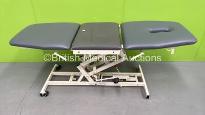 Sidhil Hydraulic Patient Couch (Tested Working)