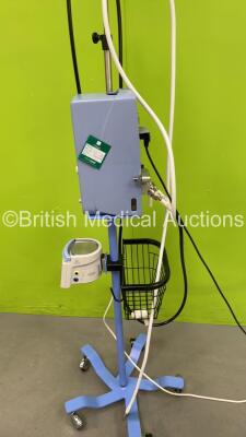 Carefusion Infant Flow SiPAP on Stand with Hoses and Fisher&Paykel MR850AEK Humidifier (Powers Up) *S/N BDN01305* - 6