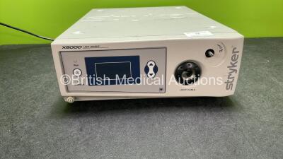 Stryker X8000 Light Source Unit (Powers Up with Missing Dial-See Photo)