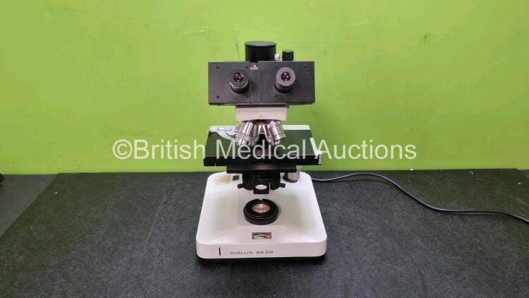 Leitz Dialux 22EB Benchtop Microscope with 2 x 10 x Lens and 4 x Optics Including 1 x Microplan 2.5 / 0.08, 1 x NPL FLUOTAR 10 / 0.30, 1 x PL FLUOTAR 25 / 0.60, 1 x PL FLUOTAR 40 / 0.70 *SN 513474*