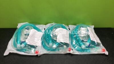 15 x Lowenstein Medical Prisma Heated Disposable Breathing Tube System *3 in Photo - 15 in Total* (Unused) *Stock Photo*