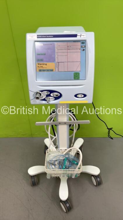 SLE5000 Infant Ventilator HFO TTV Plus Model E Software Version 5.0 on Stand with Hoses (Powers Up) * Mfd 2009 *