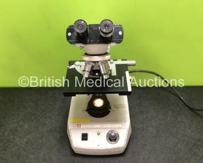 Vickers Instruments Benchtop Microscope with 4 x Optics (Powers Up with Good Bulb)