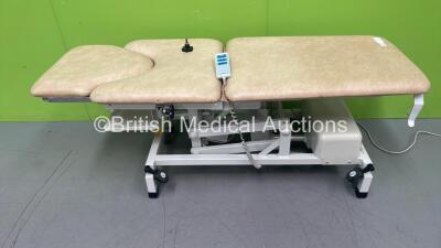 Akron Electric Gyne Couch with Controller (Powers Up)