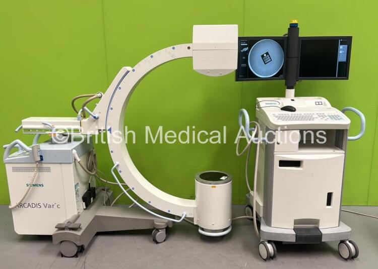 Siemens Arcadis Varic C-Arm *Mfd - 2011* with Dual Flatscreen Image Intensifier, Key, Footswitch and Exposure Trigger (Powers Up and Exposure Taken) *13153* *Q690*