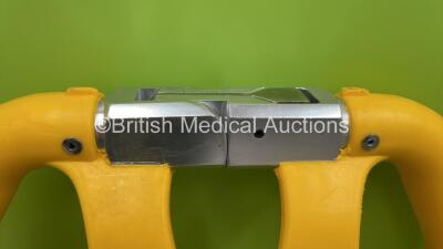 2 x Yellow Scoop Stretchers - 3