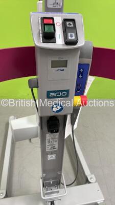 Arjo Minstrel Patient Hoist with Controller (Not Power Tested Due to No Battery - Damaged Scale - See Pictures) - 2