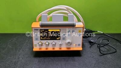 Drager Oxylog 2000 Plus *Mfd 2012* Software Version 01.03 with 1 x Hose and 1 x AC Power Supply (Powers Up)