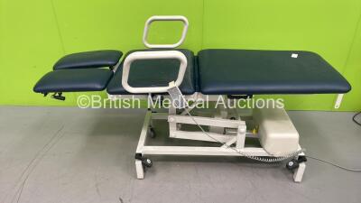 Huntleigh 3 Way Electric Patient Examination Couch with Controller (Powers Up) *S/N 493373*