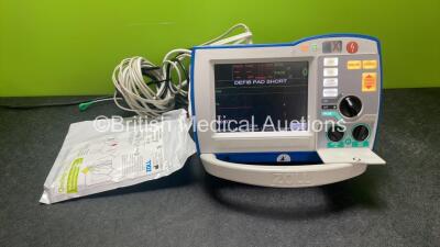 Zoll R Series Plus Defibrillator / Monitor Including Pacer, ECG and Printer Options with 1 x Zoll Sure Power II Battery, 1 x 3 Lead ECG Lead and 1 x Zoll Onestep Adult Electrode Pads *Exp 28-04-2024* (Powers Up)