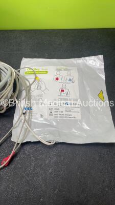 Zoll R Series Plus Defibrillator / Monitor Including Pacer, ECG and Printer Options with 1 x Zoll Sure Power II Battery, 1 x 3 Lead ECG Lead and 1 x Zoll Onestep Adult Electrode Pads *Exp 28-01-2024 * (Powers Up) - 6