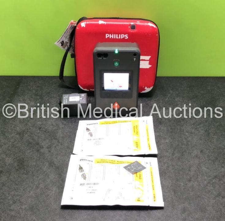 Philips FR3 Heartstart Defibrillator with 2 x Batteries *Install Dates 2026-08 / 2027-02* and 2 x Philips Electrode Packs *Both Expire 2024* in Carry Case (Powers Up) *SN C11K-00772*