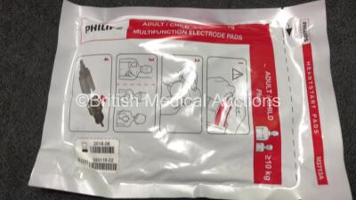 Philips Heartstart FR2+ Defibrillator with 1 x Battery *Install Date 2021* and 1 x Philips Electrode Pack *Expired* in Carry Case (Powers Up) - 4