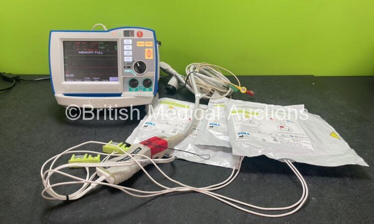 Zoll R Series Plus Defibrillator / Monitor Including Pacer, ECG and Printer Options with 1 x Zoll Sure Power II Battery, 1 x 3 Lead ECG Lead and 3 x Zoll Onestep Adult Electrode Pads *Exp 28-01-2024, 28-04-2024, 28-01-2024, * (Powers Up)