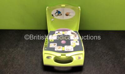 Zoll AED Plus Defibrillator (No Power Suspected Flat Battery)