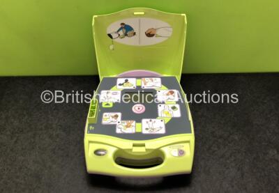 Zoll AED Plus Defibrillator (No Power Suspected Flat Battery)