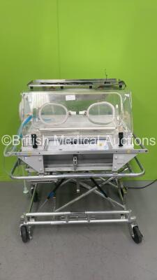 Drager Isolette TI500 Infant Transport Incubator with Mattress (Powers Up) *S/N RN06132*