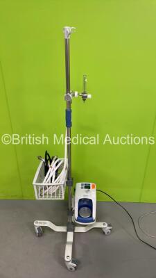 Fisher and Paykel Airvo 2 Humidifier on Stand with Hose (Powers Up) *S/N 170928058274*