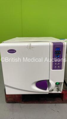 Excel Enigma 22 Autoclave (Powers Up)