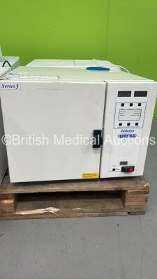 Burtons Instaclave Automatic Autoclave (Powers Up)