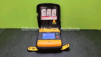 Medtronic Physio Control Lifepak 1000 Defibrillator (Mfd 2015) *Software Version 2.51* Powers Up with Stock Battery, Stock Battery Not Included) in Carry Case *SN 43799419*