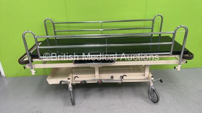 Huntleigh Nesbit Evans Hydraulic Patient Trolley with Mattress (Hydraulics Tested Working) *S/N 695382*