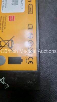 2 x Medtronic Physio Control Lifepak 1000 Defibrillators *Mfd 209 / 2011* (Both Power Up 1 x Crack In Screen - See Photo) with 2 x 3 Lead ECG Lead , 3 x in Date Electrode Packs and 3 x Physio Control 1000 Batteries *Li/Mn02* - 6