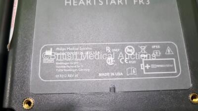 2 x Philips Heartstart FR3 Defibrillators (Both Power Up with Stock Battery, Stock Battery Not Included) In Carry Cases *SN C12F00389 / C12F00629* - 4