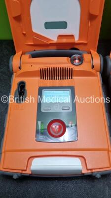 2 x Cardiac Science Powerheart G5 Defibrillators *Mfd 2019 / 2015* Ref G5S-02P0 (Both Power Up With Stock Battery, Stock Battery Not Included *SN D00000153789 / D00000012628* - 3