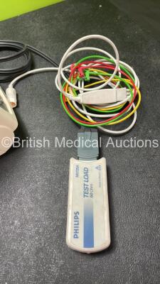 Philips Heartstart MRx Defibrillator Including Pacer, ECG and Printer Options with 1 x 3 Lead ECG Lead, 1 x Paddle Lead, 1 x M3539A Module, 1 x M3538A Battery and 1 x Philips M3725A Test Load (Powers Up) - 4