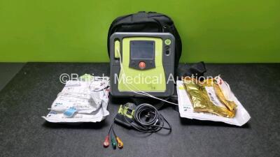 Zoll AED PRO Defibrillator (Powers Up) In Carry Case with 1 x 3 Lead ECG Lead and 3 x In Date Electrode *SN AA11B019951*