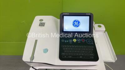 GE Healthcare MAC 2000 ECG Machine on Stand (Powers Up) *SN SRR18140189PA* - 2