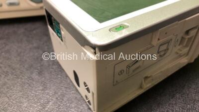 Mindray BeneView T5 Patient Monitor (Powers Up) Including Mindray AG Gas Module with Water Trap and Mindray Beneview T1 Handheld Patient Module Including, ECG, SpO2, MP1, IBP, NIBP, T1 and T2 Options (Powers Up with Damage to Casing - See Photos) - 7