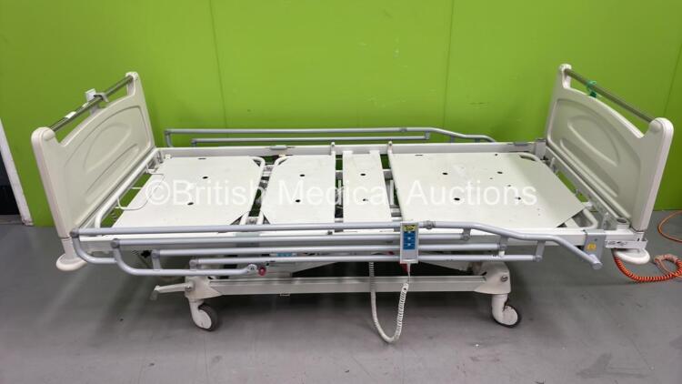 Huntleigh Contoura Electric Hospital Bed with Controller (Powers Up) *S/N 942802*