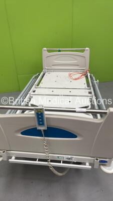 Huntleigh Contoura Electric Hospital Bed with Controller (Powers Up) *S/N 942802* - 4