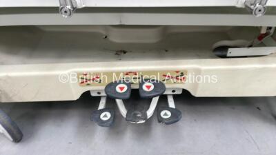 Huntleigh Lifeguard Hydraulic Patient Trolley with Mattress (Hydraulics Tested Working - Damaged - See Pictures - Mattress Water Damaged) *S/N 429721* - 2