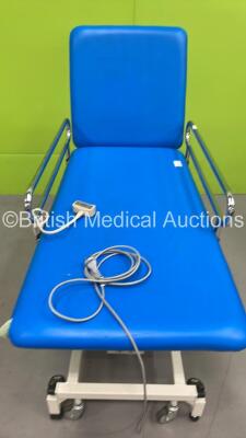 Huntleigh Electric Patient Examination Couch with Controller (Powers Up - Head Rest Keeps Dropping) *S/N 022965* - 2