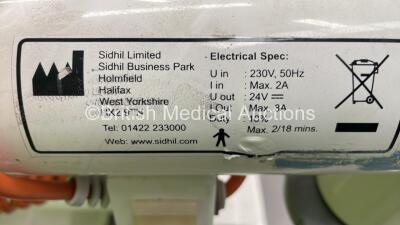 2 x Sidhil InnoV8 Electric Hospital Beds with Controllers (Both Power Up) *S/N 311562 / 311422* - 5