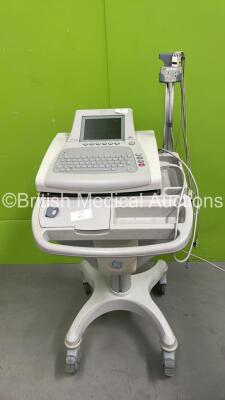 GE MAC3500 ECG Machine on Stand with ECG Lead (Powers Up) *SCA08491719PA*