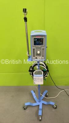 Carefusion Infant Flow SiPAP on Stand with Hoses and Fisher&Paykel MR850AEK Humidifier (Powers Up) *S/N BAN01501*