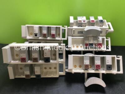 7 x Philips M8048A Module Racks with 21 Various Modules (Some with Damage to Casing - See Photos) *SN DE502B1093 / DE502B1917 / DE502B1931 / DE502B6872 /DE502B1919 / DE502B1916 / DE502B1922*