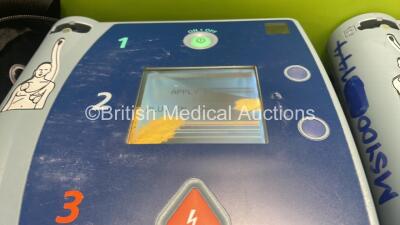 1 x Laerdal FR2+ Defibrillator in Carry Case (Powers Up with Damaged Screen-See Photo) 1 x Laerdal FR2 Defibrillator (Powers Up and Fails Self Test) with 2 x Batteries *Install Dates 09-2020, 11-2021* - 3