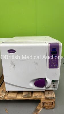 Enigma 17 OU17L Autoclave (Powers Up) *S/N 1212015*