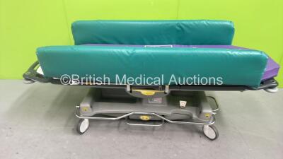 Anetic Aid QA3 Hydraulic Patient Examination Couch with Mattress (Hydraulics Tested Working)