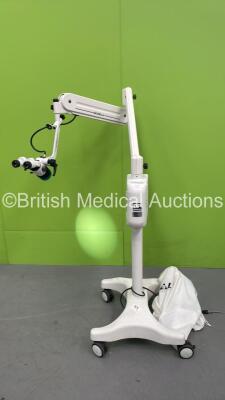 DP Medical Global Surgical Microscope with Binoculars, 2 x M1010G Eyepieces and M1028G-250 Lens on Stand (Powers Up with Good Bulb)