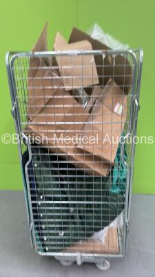 Mixed Cage Including Mattress, Drip Stands and Monitor Base (Cage Not Included)