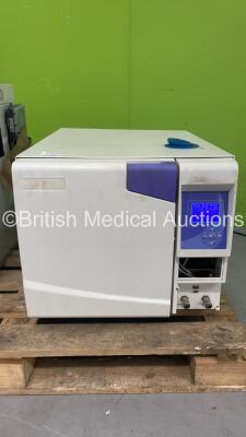 MDS Medical YS-22L-E Steam Steriliser (Powers Up - Missing Cover - See Pictures)