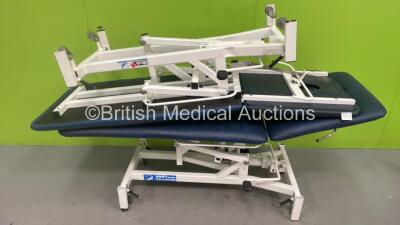 1 x MediPlinth Hydraulic Patient Examination Couch and 1 x Swift Hydraulic Patient Examination Couch (Both Hydraulics Tested Working)