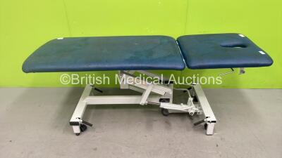 Plinth 2000 Hydraulic Patient Examination Couch (Hydraulics Tested Working)